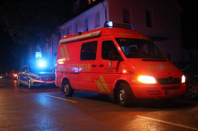 Backnang: Feuerwehreinsatz in der Stuttgarter Strasse - Feuerwehr schlaegt Tuere ein